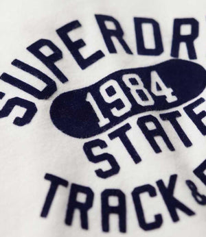 Superdry T-shirt Track & Field Graphic T Shirt Uomo Mod. M1012014A 1KZ New Chalk White