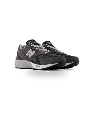 New Balance Sneakers UNISEX Mod. U880R 3TR Antracite