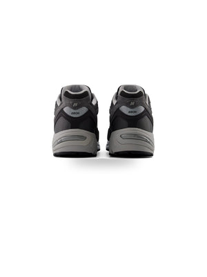 New Balance Sneakers UNISEX Mod. U880R 3TR Antracite